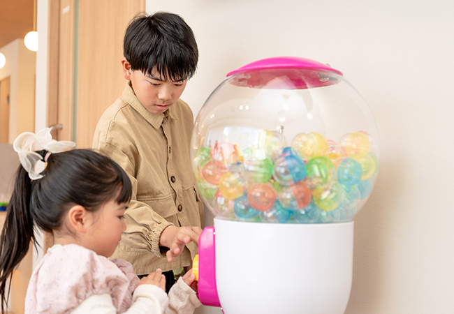 頑張ったあとは、お楽しみのガチャガチャ